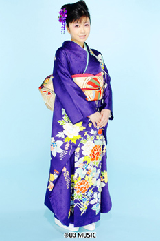 �Hikki wearing kimono 04
Parole chiave: hikaru utada