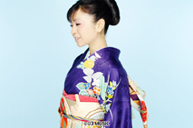 �Hikki wearing kimono 08
Parole chiave: hikaru utada