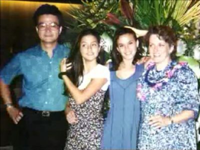 �Young Angela Aki 06 (with her father, mother and sister Kyla)
Parole chiave: angela aki