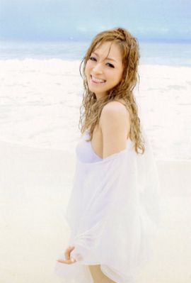 �Ayumi Hamasaki photobook 16
Parole chiave: ayumi hamasaki
