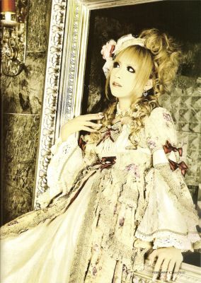 Versailles 83 (Hizaki)
Parole chiave: versailles