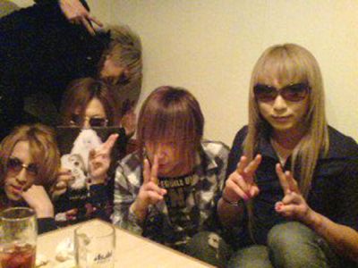 �KAMIJO, Jasmine You, YUKI, HIZAKI without make-up
Parole chiave: versailles