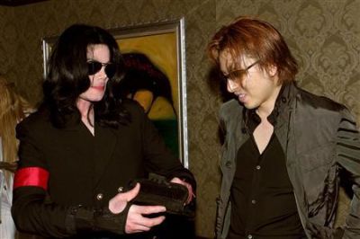 Yoshiki with Michael Jackson
Parole chiave: x-japan yoshiki michael jackson