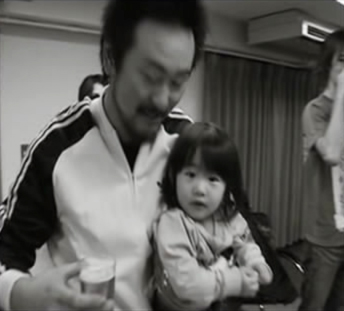 �Do As Infinity, Ryo with his daughter
Parole chiave: do as infinity ryo