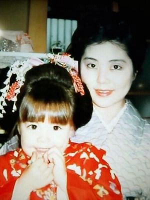 �Baby Anna with her mother
Parole chiave: anna tsuchiya mother