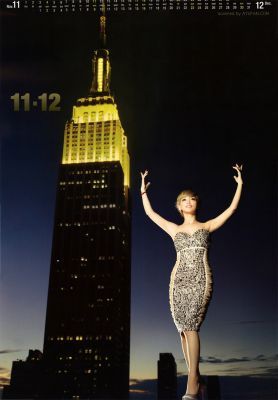 Ayumi Hamasaki Calendar 2012 November-December
Parole chiave: ayumi hamasaki calendar 2012