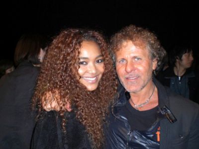 �Crystal Kay with Renzo Rosso 01
Parole chiave: crystal kay renzo rosso