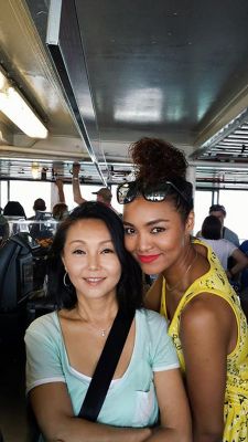 Crystal Kay with her mother 01
Parole chiave: crystal kay mother