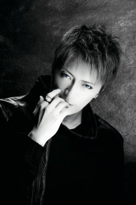 GACKTRACKS -ULTRA DJ ReMIX- promo picture 01
Parole chiave: gackt gacktracks ultra dj remix