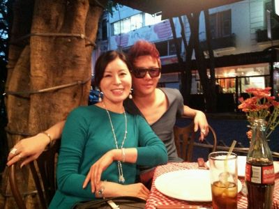 �JUNSU with his mother
Parole chiave: jyj junsu mother
