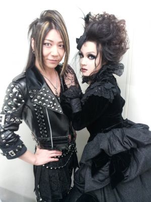 �Kaya with HIROKI from D
Parole chiave: kaya hiroki d