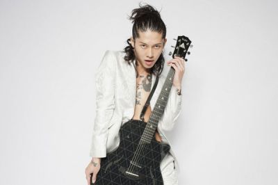 �MIYAVI (international album) promo picture 01
Parole chiave: miyavi miyavi