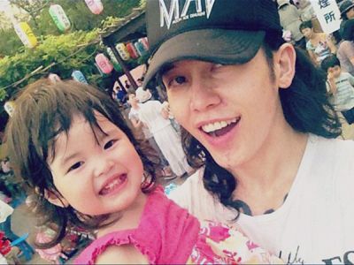 �MIYAVI with his daughter Jewelie 06
Parole chiave: miyavi jewelie