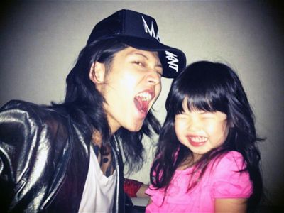 �MIYAVI with his daughter Lovelie 07
Parole chiave: miyavi lovelie 