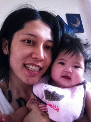 �MIYAVI with his daughter Jewelie 01
Parole chiave: miyavi jewelie