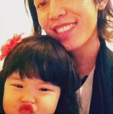 �MIYAVI with his daughter Lovelie 04
Parole chiave: miyavi lovelie