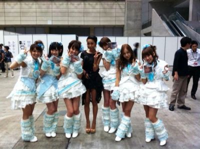 Thelma Aoyama with AKB48
Parole chiave: thelma aoyama akb48