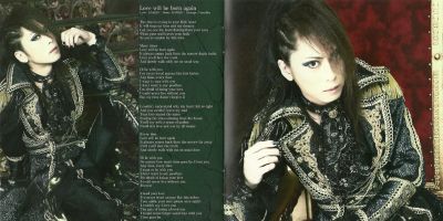 Holy Grail (CD booklet 02)
Parole chiave: versailles holy grail