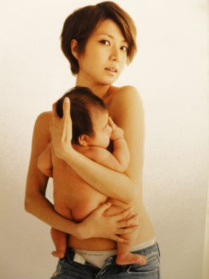 �hitomi with her daughter 01
Parole chiave: hitomi daughter